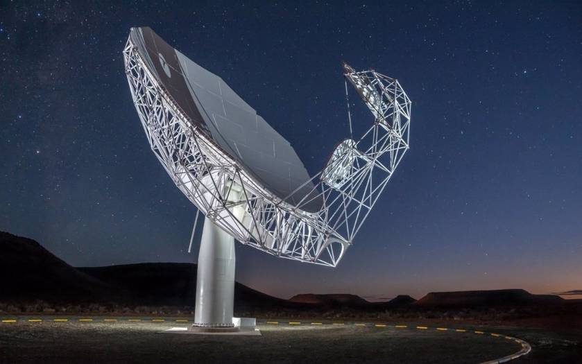 The MeerKAT radio telescope